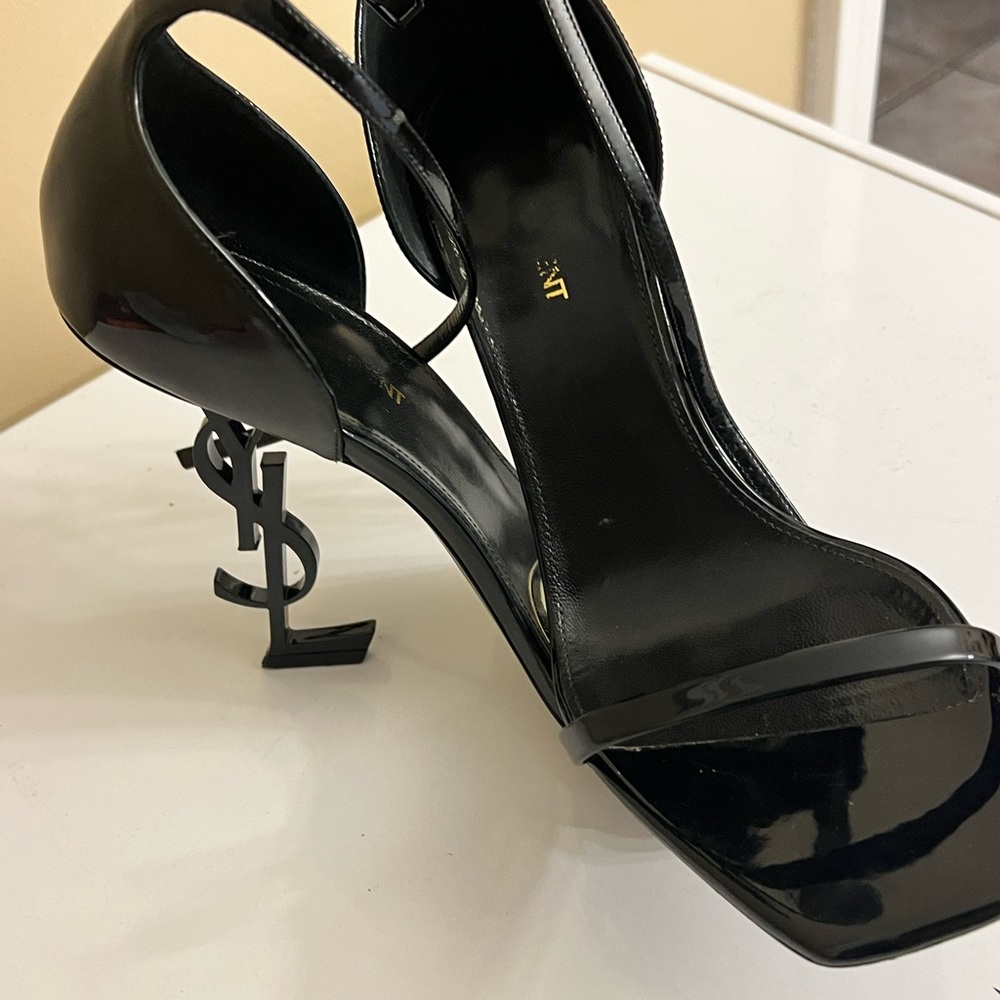 YSL Heels! Size 41 Mint Condition. Black